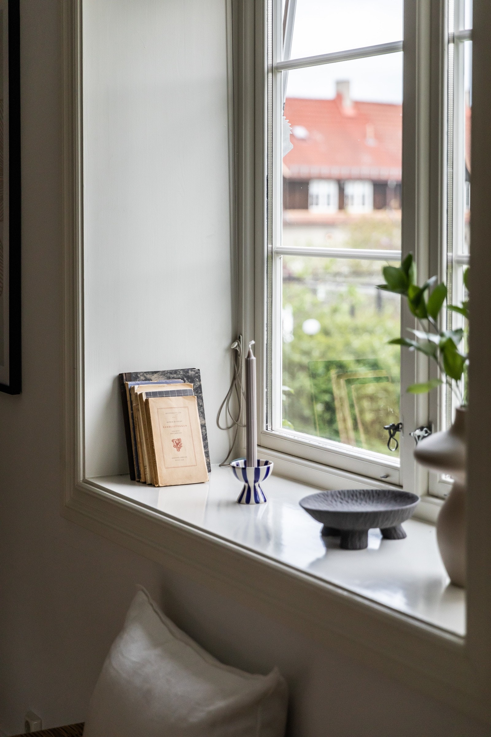 Hyggelig utsyn fra stue Galleribilde