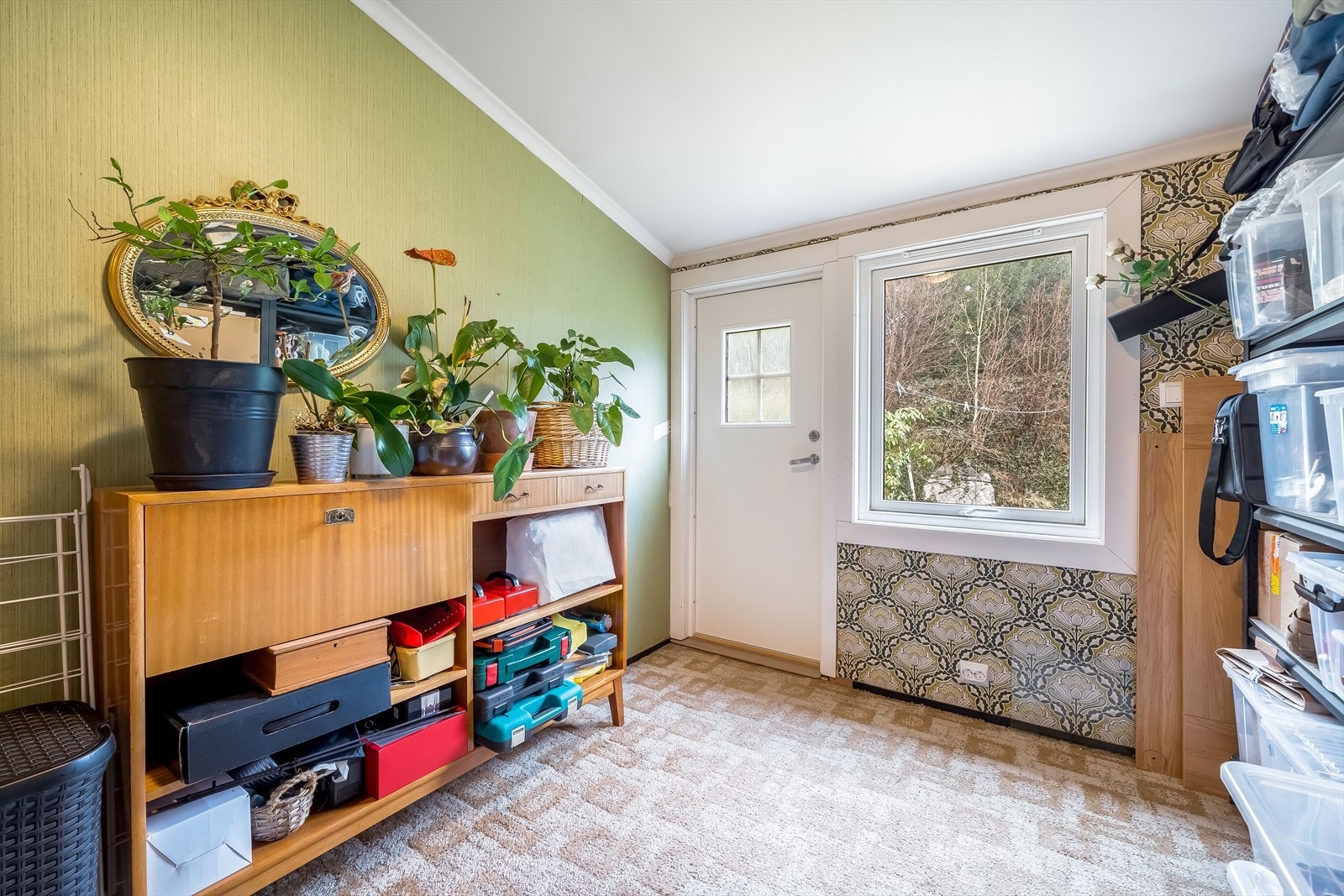 Soverom 2 m/utgang til hage. Galleribilde