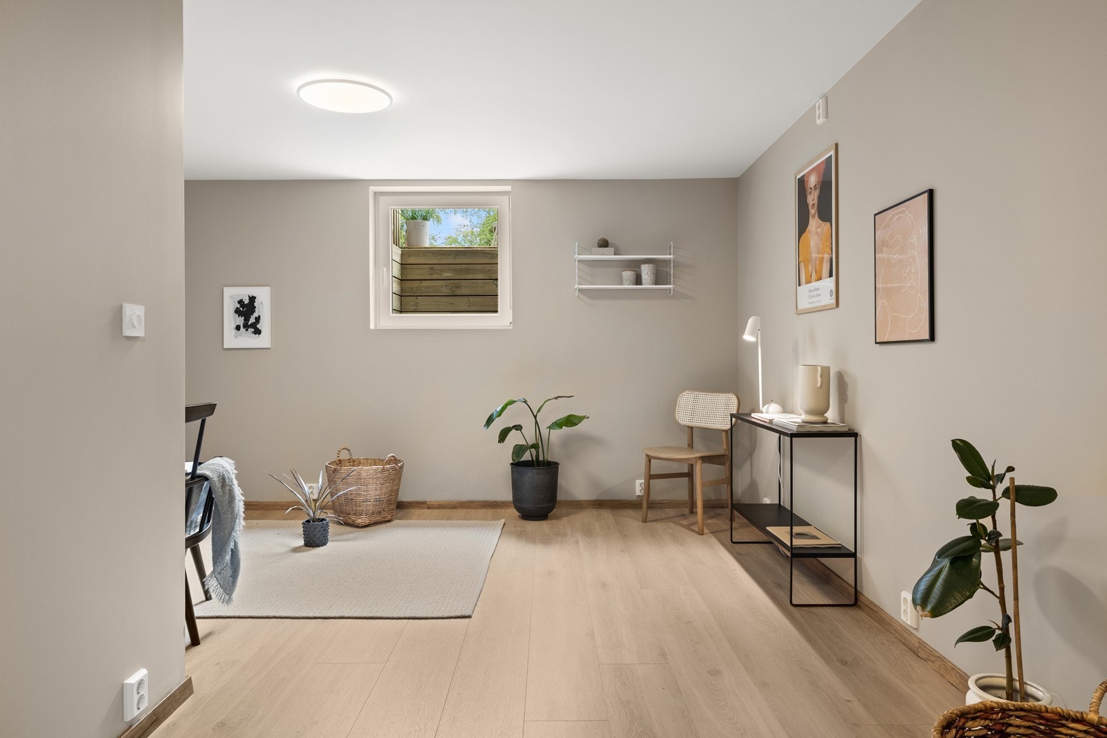 Kjellerstue. Galleribilde