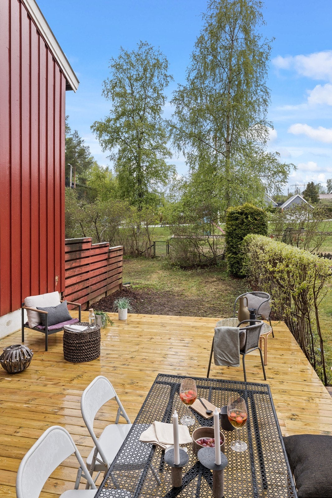 Vestvendt terrasse i tre på ca. 32 kvm. fra 2023. Galleribilde