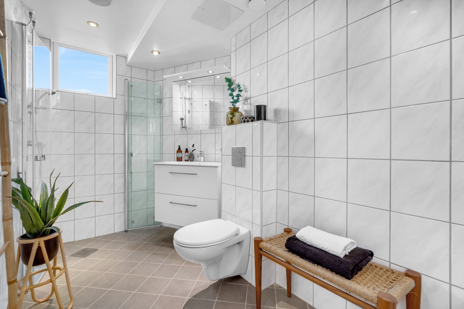 Flislagt bad rehabilitert i 2011 i regi av borettslaget. Galleribilde