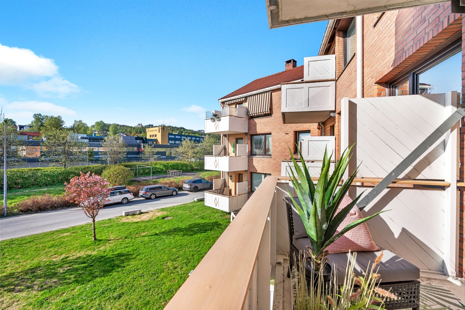 Lys og flott 3-roms med solrik vestvendt balkong på 5 kvm. Galleribilde