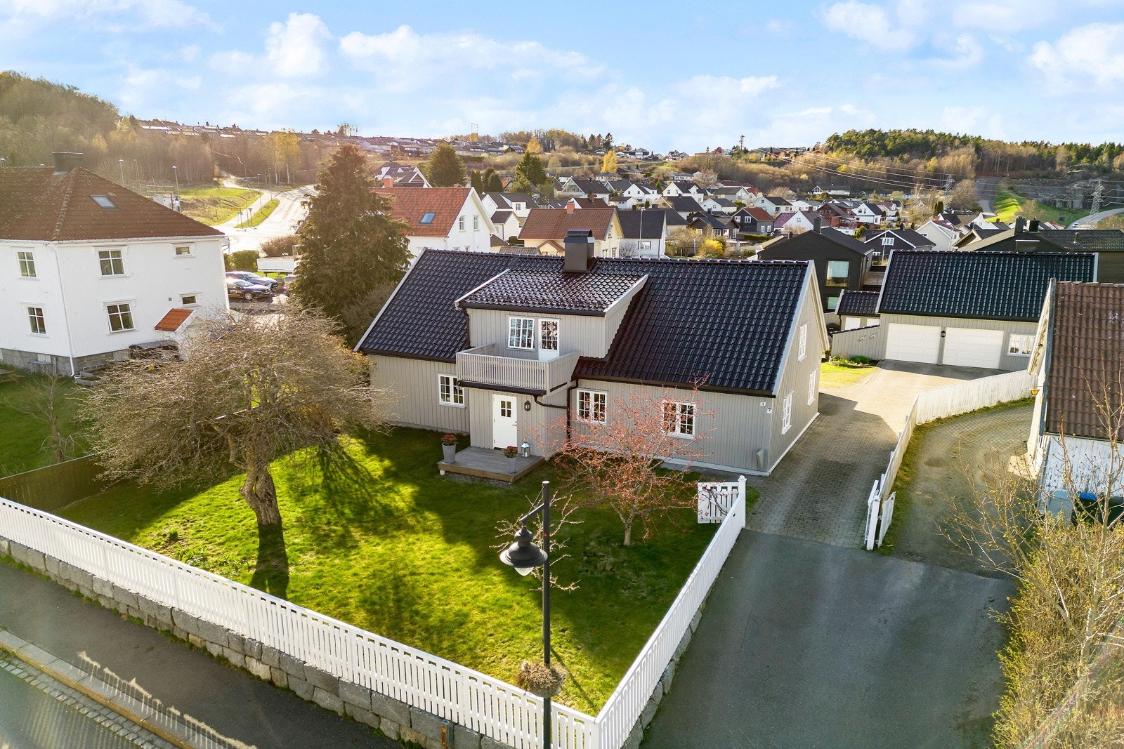 Velkommen til Øvre Eidstredet 3 ? en nydelig, velholdt enebolig, med god planløsning over to etasjer. Galleribilde