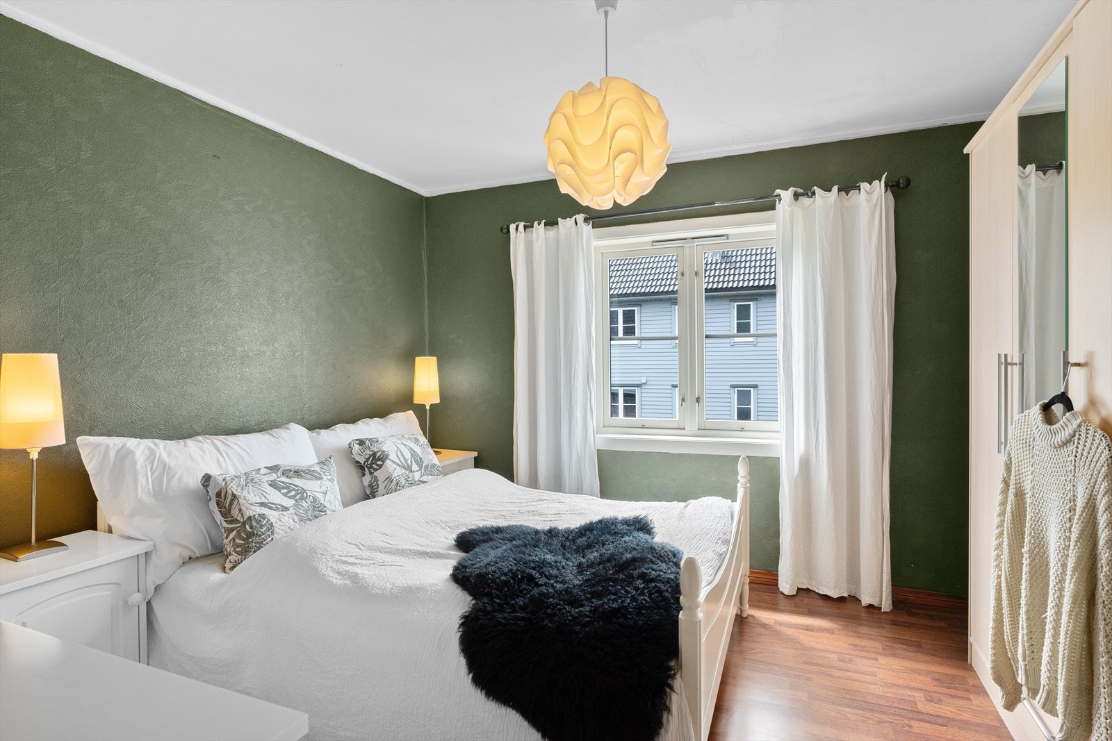 Leiligheten har totalt 2 romslige soverom Galleribilde