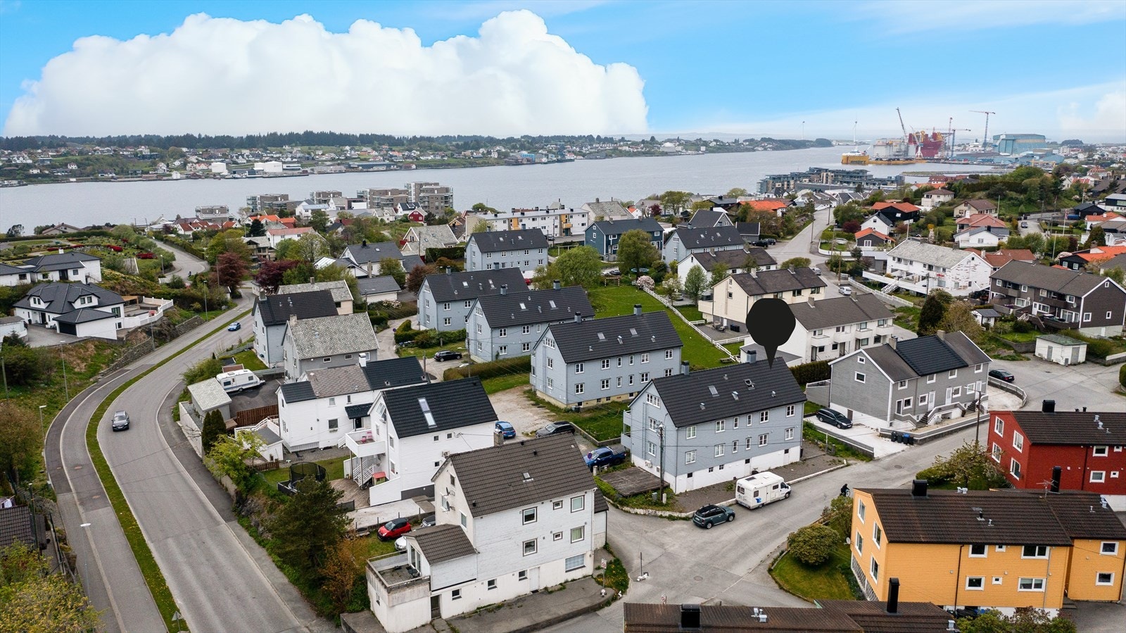 I Kopervikgata 16 bor en sentralt med kort vei til det aller meste på Haugalandet - midt mellom Norheim, Raglamyr og sentrum Galleribilde