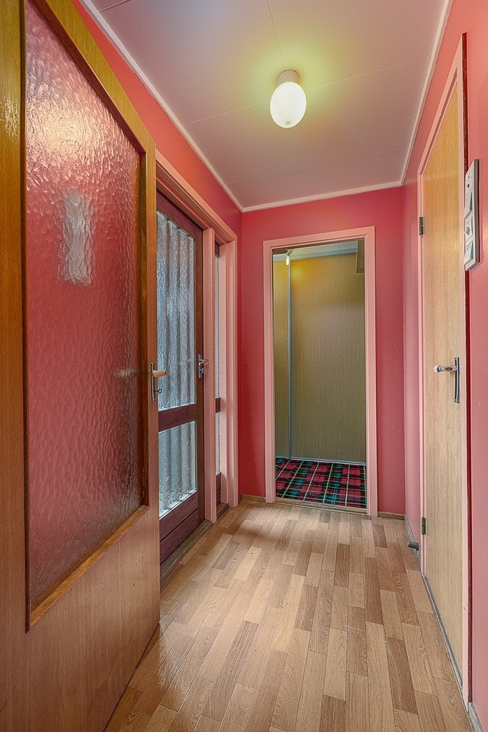 Vindfang med adkomst til både vaskerom og bod. Galleribilde