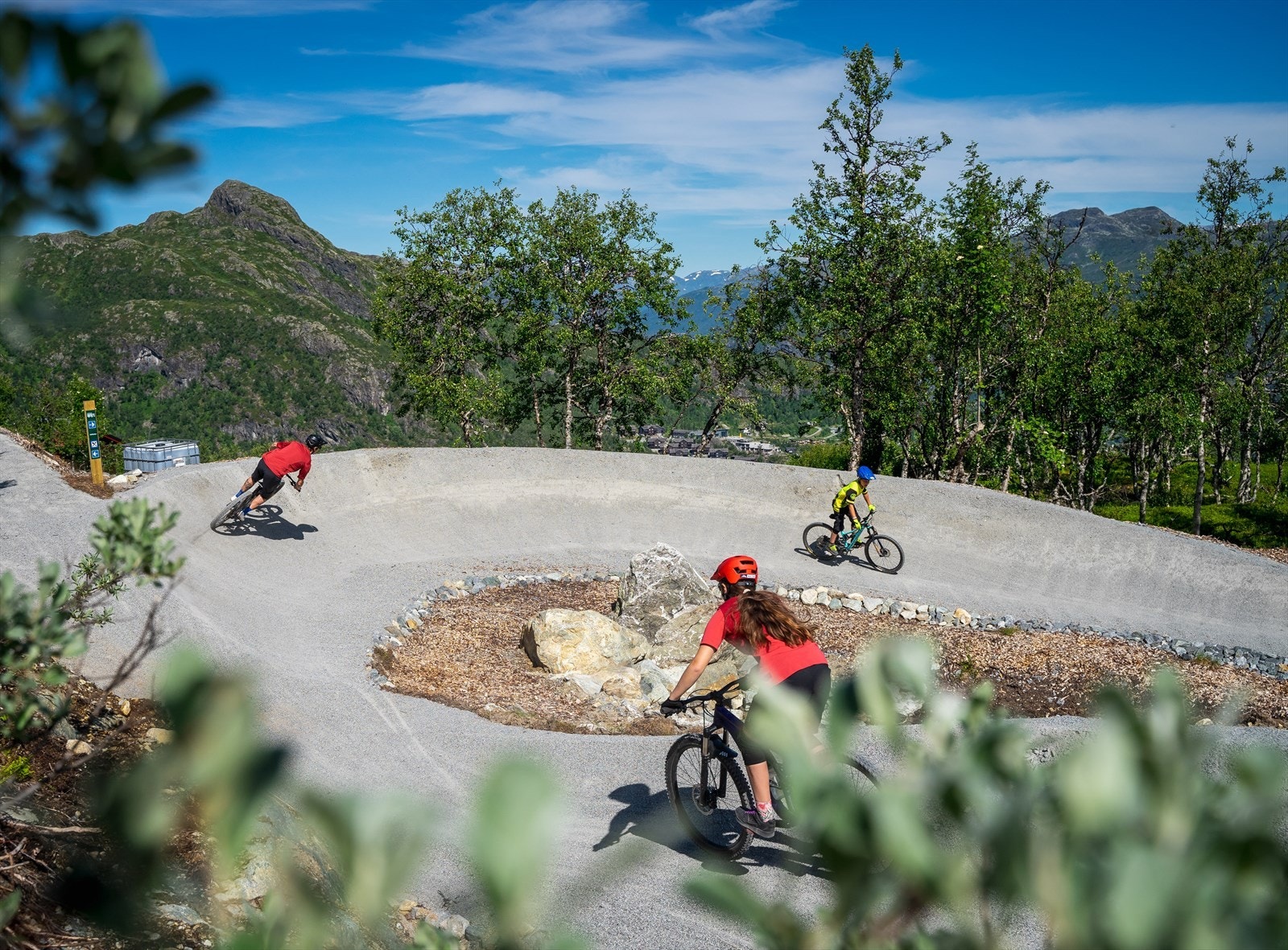 De nye flytstiene i skianlegget holder svært høy kvalitet og har løftet Hemsedal som sommerdestinasjon. Foto Lars Storheim, Hallingdal Rides. Galleribilde