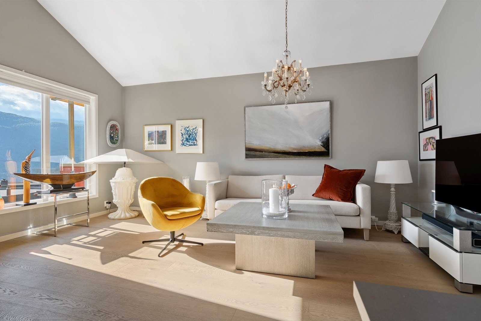 Lys, trivelig stue Galleribilde