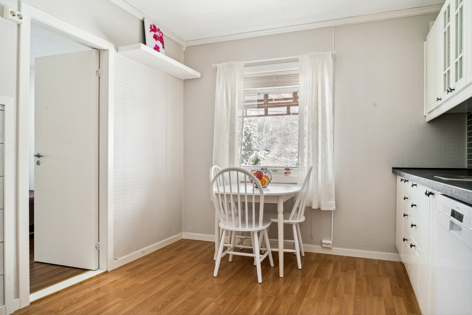Plass for frokostbord Galleribilde