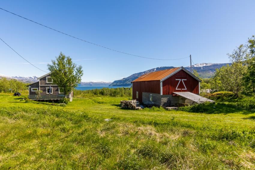 Låve/fjøs like ved selve fritidsboligen Galleribilde