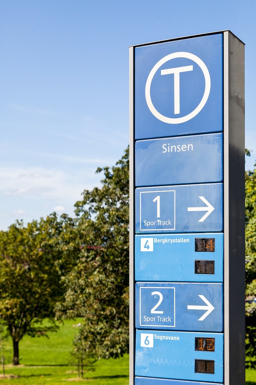 Fra leiligheten går du til T-banen på 5 min og 3 min til trikk. Galleribilde