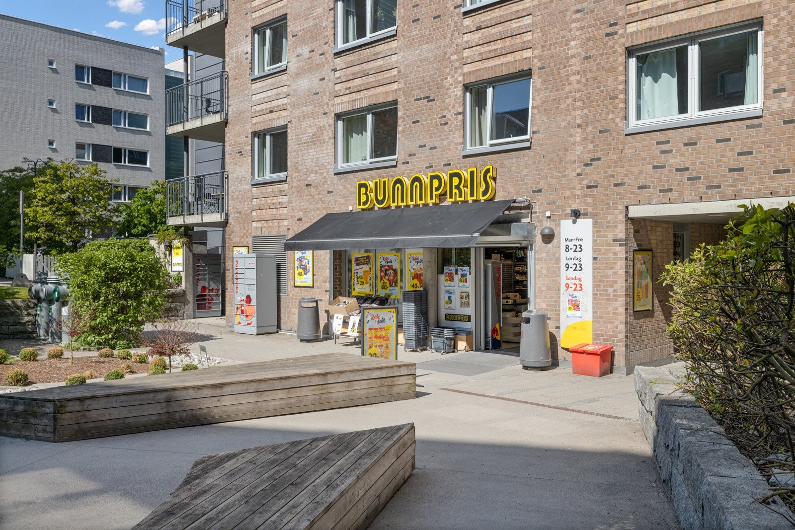 Umiddelbar næret til Bunnpris som er åpen alle dager i åpen Galleribilde