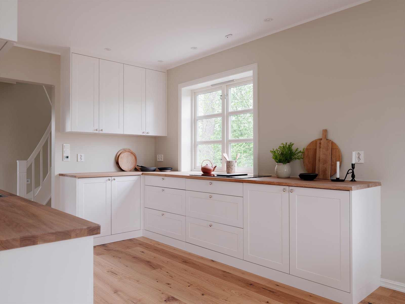 Boligen har et innbydende og flott kjøkken, som er designet og innredet med tanke på funksjonalitet Galleribilde