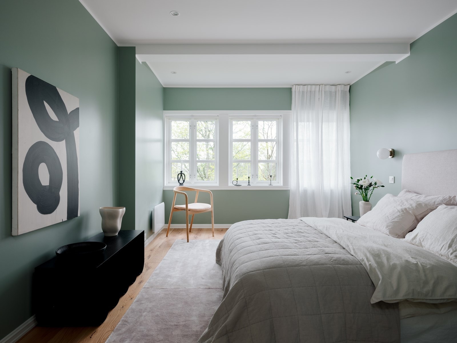 Det er 4 soverom i boligens 2.etasje. Alle soverommene er av god størrelse og har fin utsikt Galleribilde