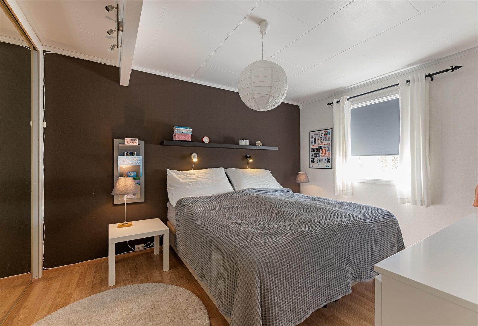 2 av soverommene ligger i 1. etasjen. Galleribilde