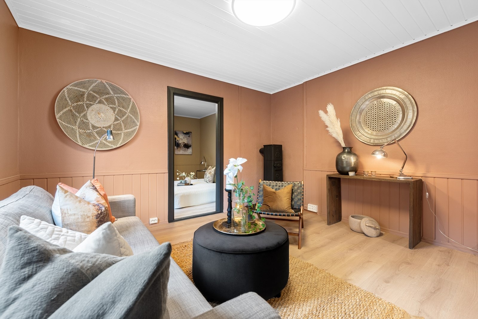 Rommet har en flott etasjeovn som gir en god varme kalde dager. Galleribilde