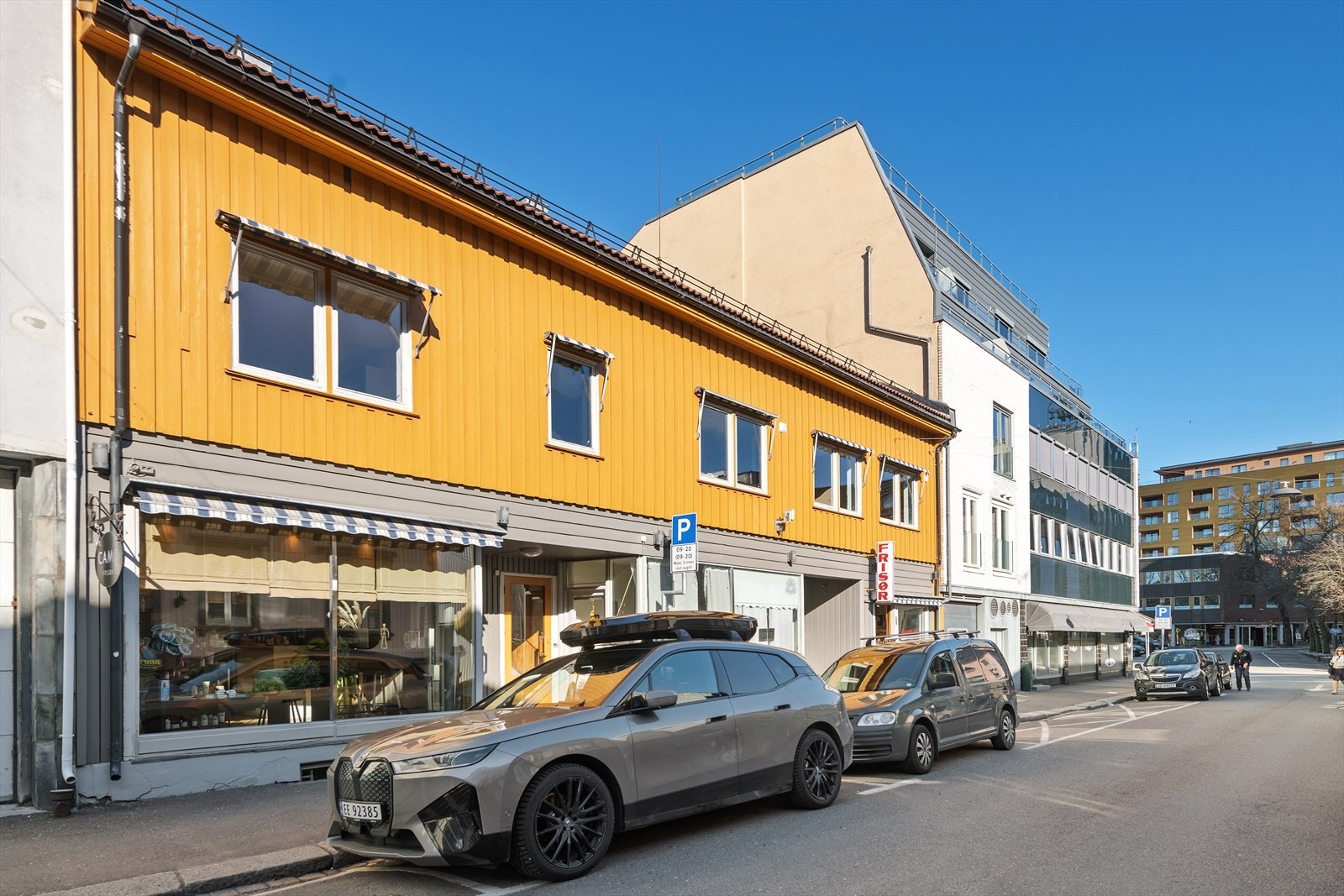 Fra boligen er det kort vei til alle sentrums fasiliteter. Galleribilde