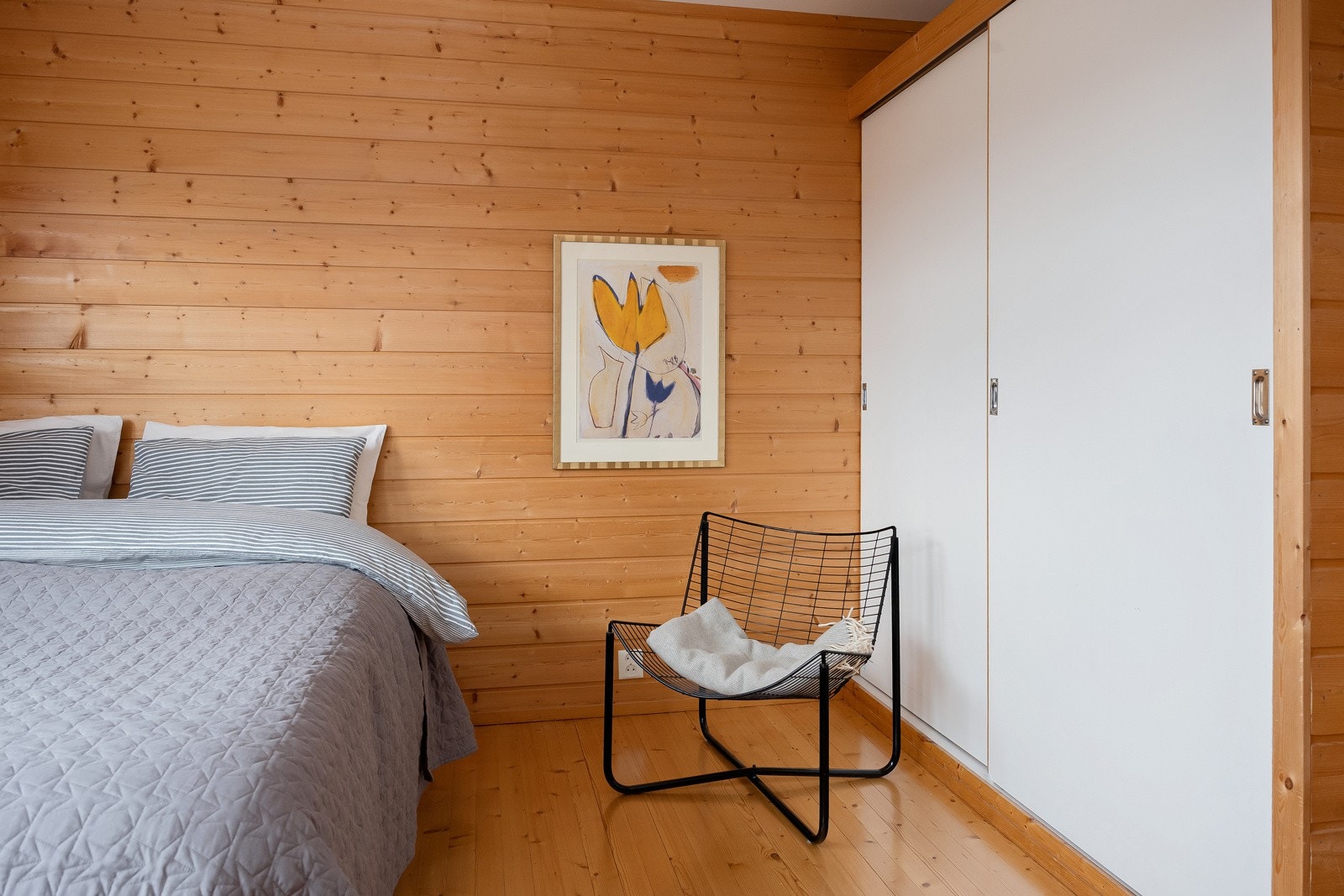 Garderobeskap gir gode oppbevaringsmuligheter. Galleribilde