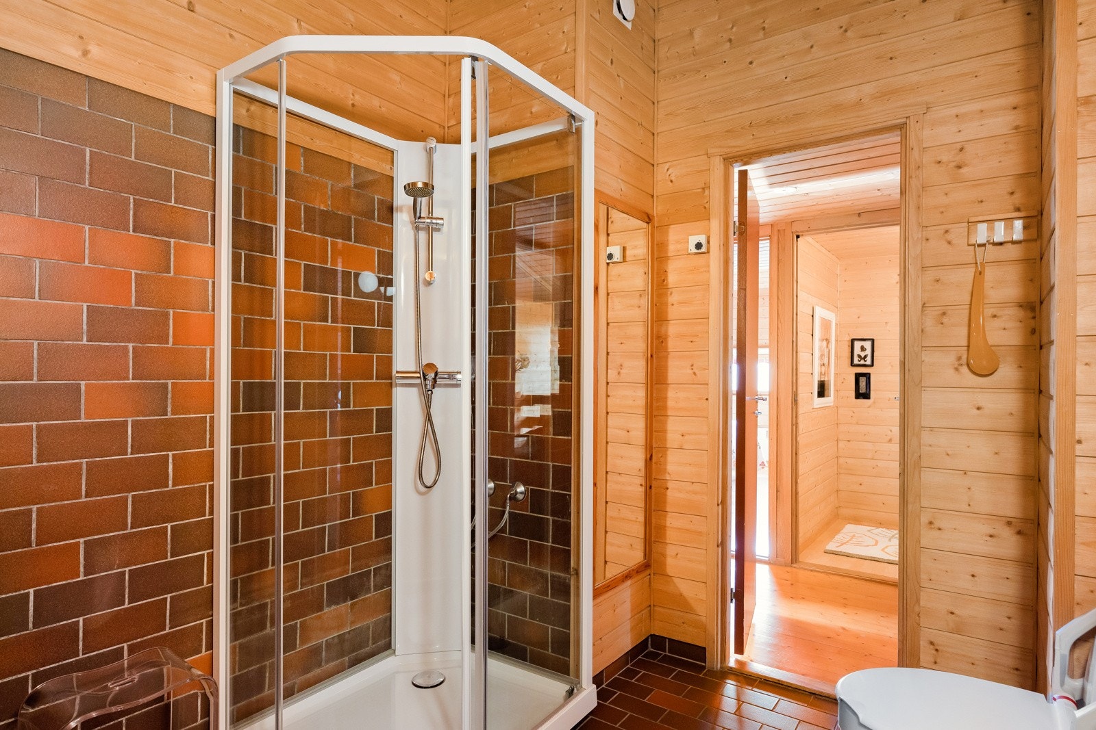 Badet er fra byggeår, men er i god stand alder tatt i betraktning. Galleribilde