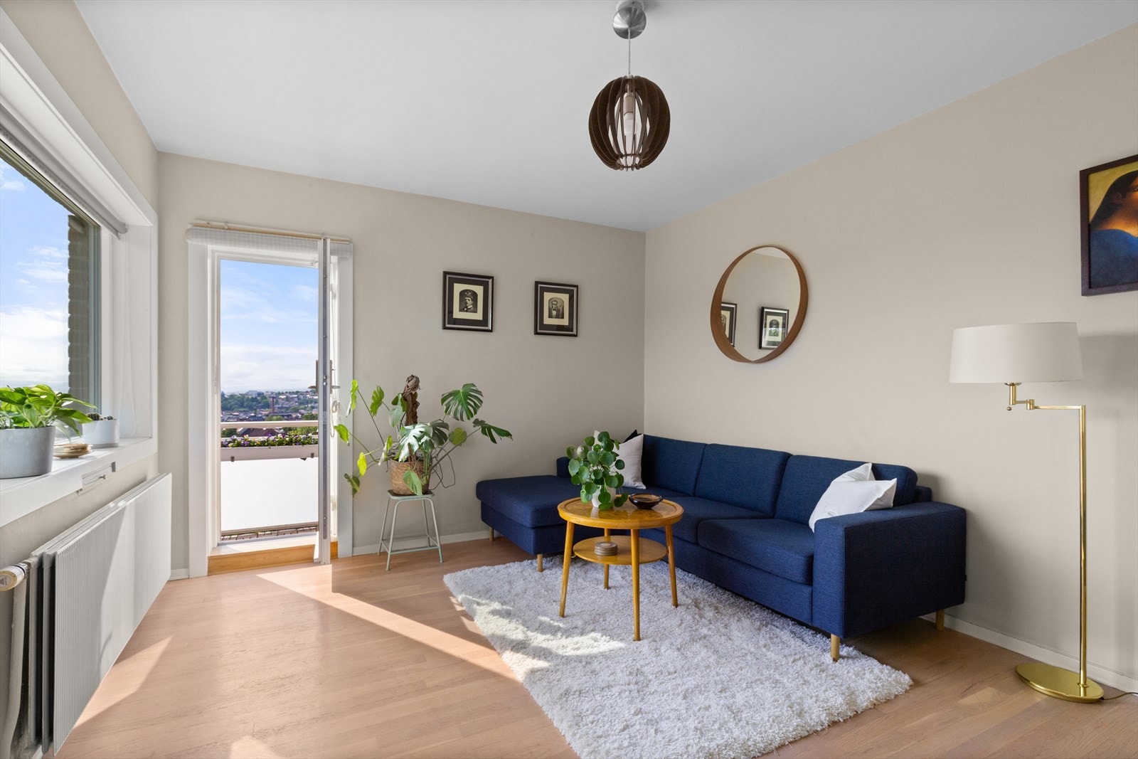 Leilighetens overflater ble malt i 2023 i lyse og delikate fargetoner. Galleribilde