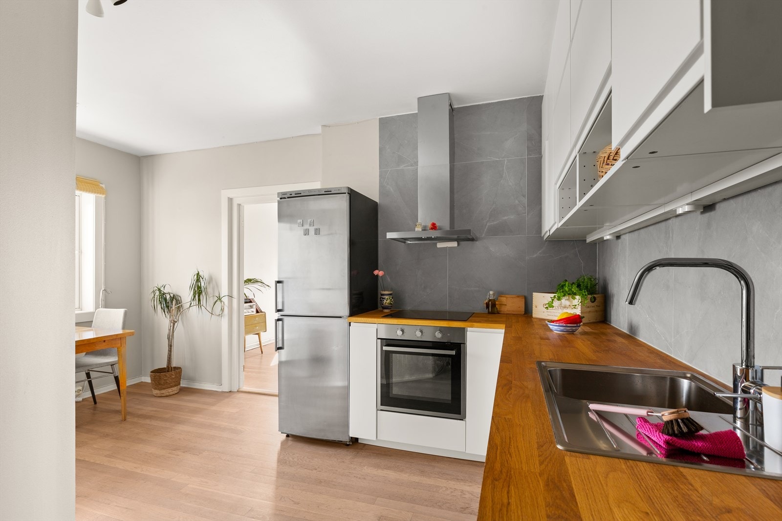 Stort og innbydende kjøkken fra 2021. Galleribilde