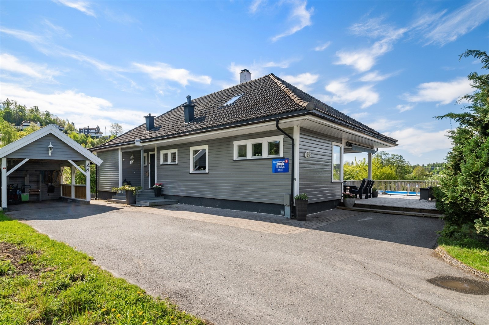 Her er det lett å trives med kort gangavstand til skoler, barnehager, buss og T-bane. Galleribilde