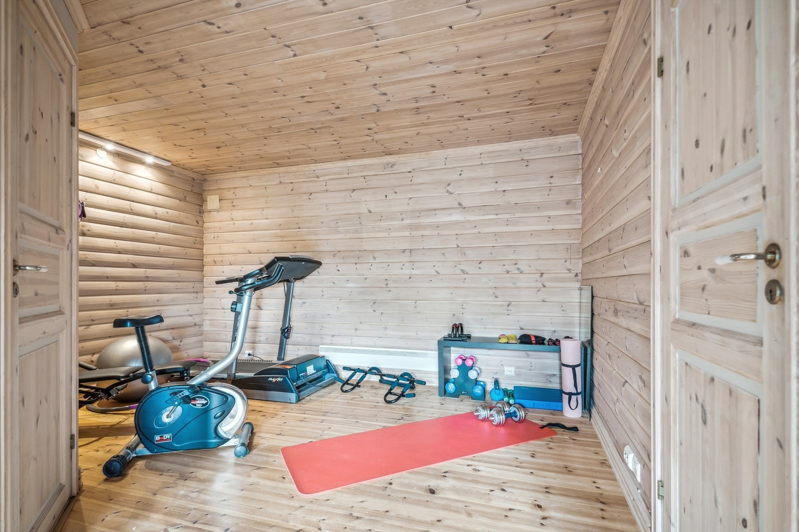 Kjellerstue. Galleribilde