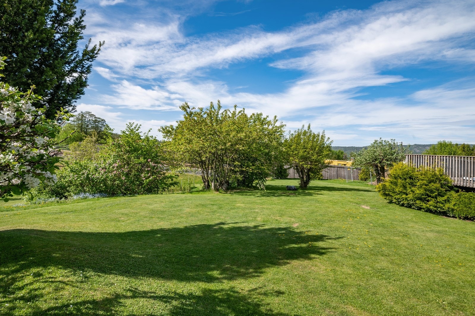 Tomteareal er hele 1511,4 kvm. Galleribilde