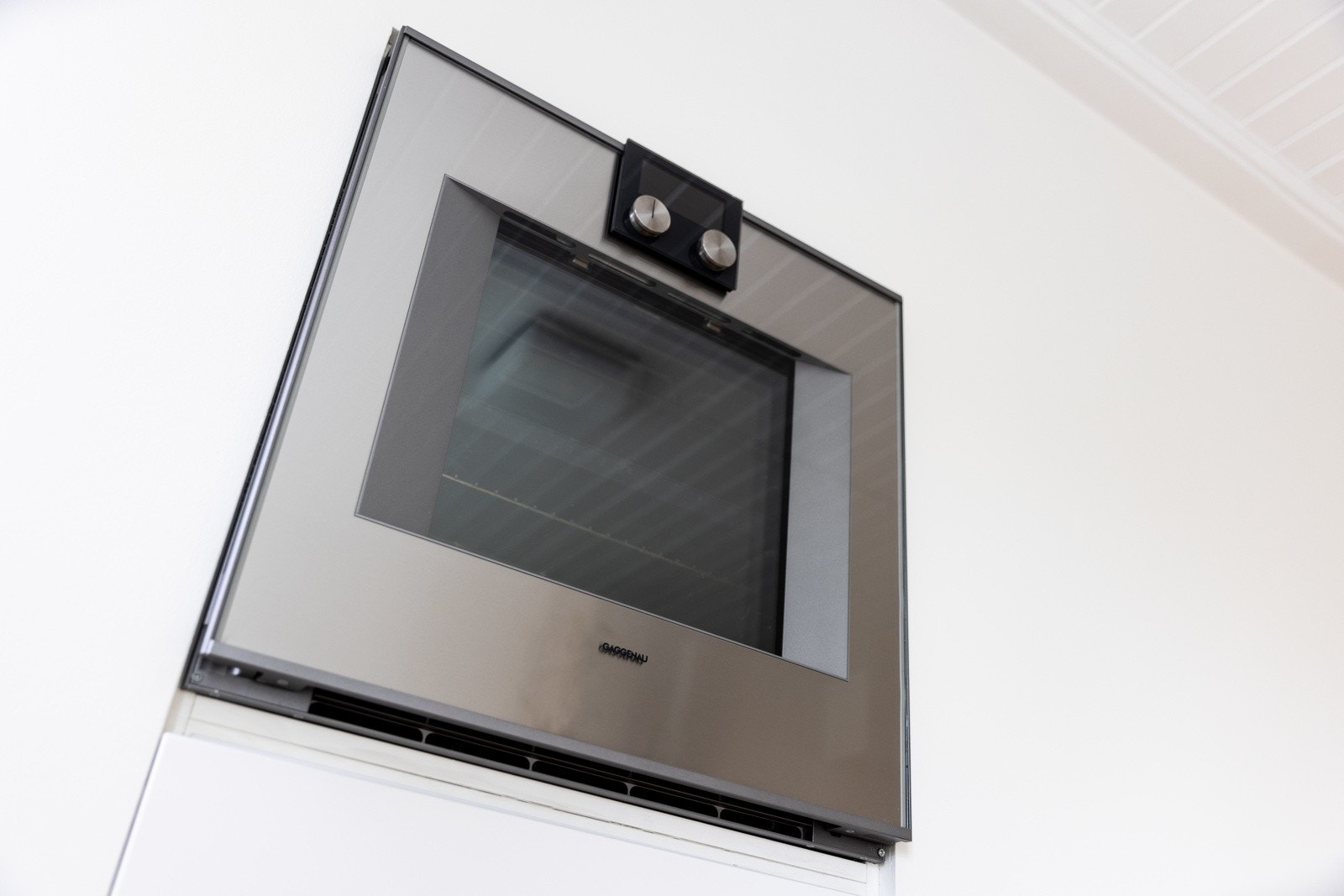 Detaljer | Stekeovnen er fra Gaggenau med bakestensplate og pizzafunksjon. Galleribilde