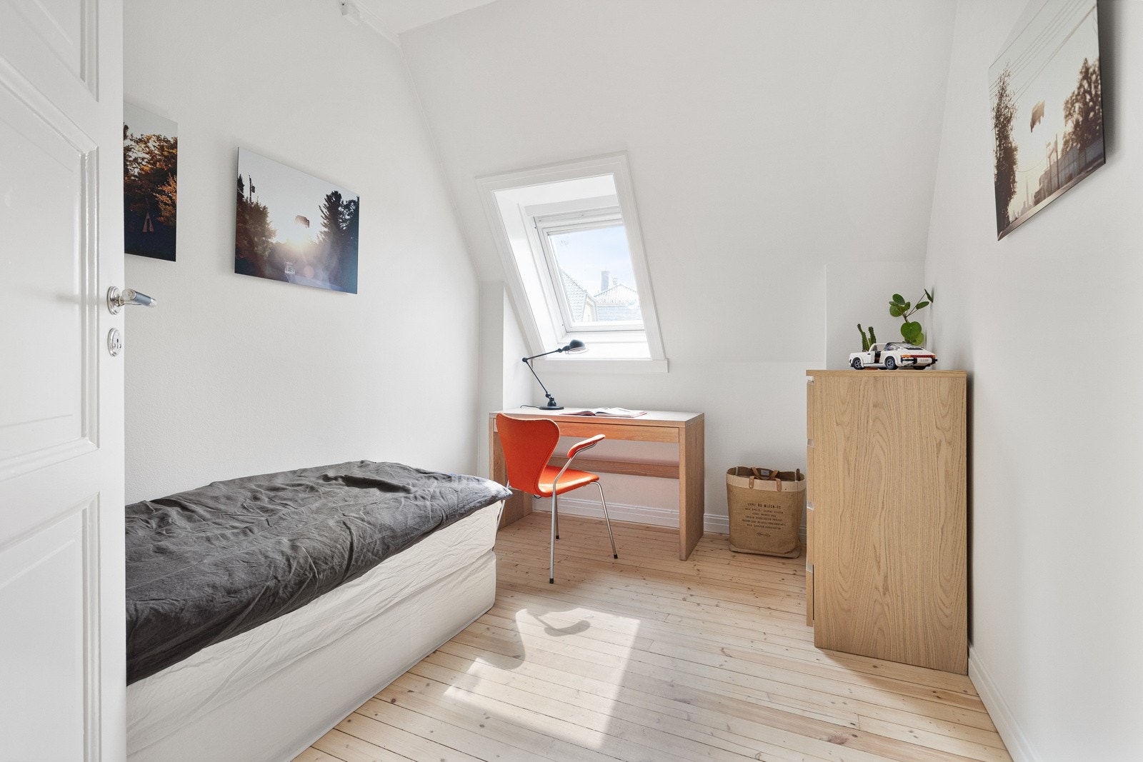 Rommene fungerer ypperlig som barnerom, gjesterom, kontor eller det man måtte ha behov for. Galleribilde