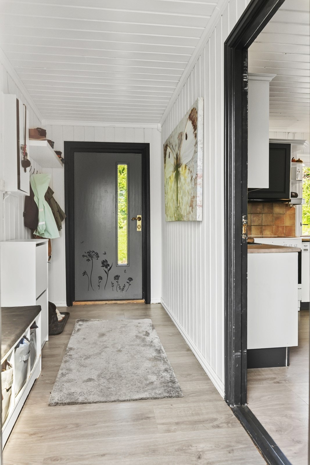 Velkommen inn! Entreen er lys og hyggelig. Galleribilde