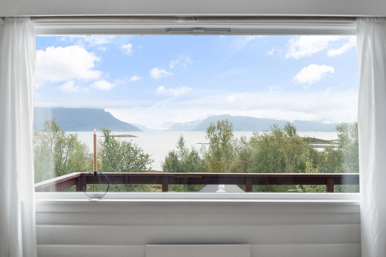 Fra stuen nyter du utsikten Galleribilde