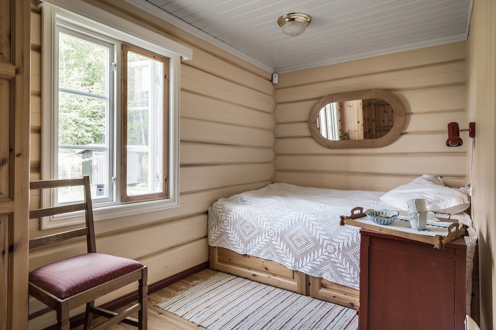 Soverom 1 med garderobe Galleribilde