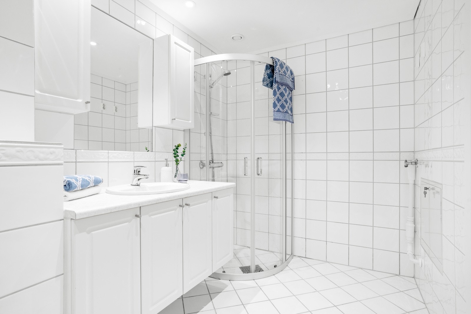 Nye dusjvegger på badet Galleribilde