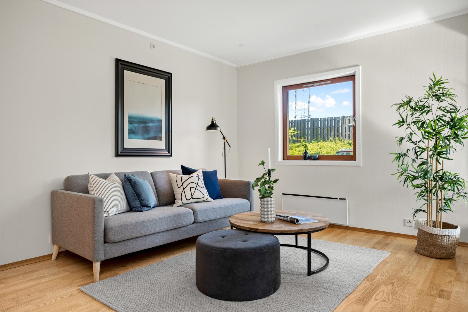 Vegger i stuen er nymalte nå i 2023 Galleribilde