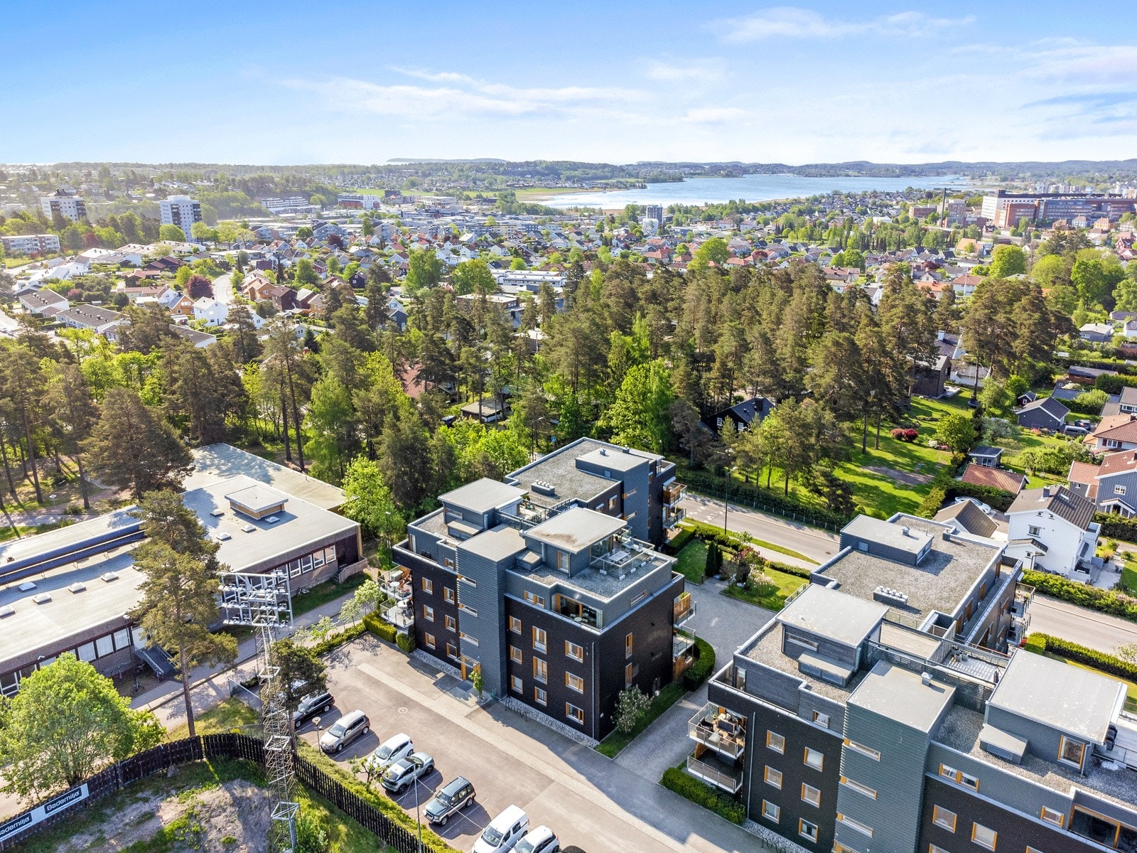 Leilighten ligger i et flott område med turterreng nærmest rett utenfor døren Galleribilde