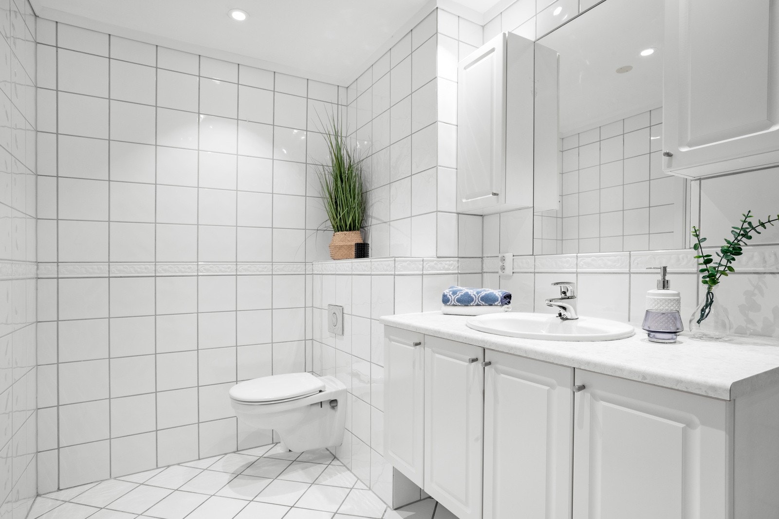 Flislagt bad med varme i gulv Galleribilde