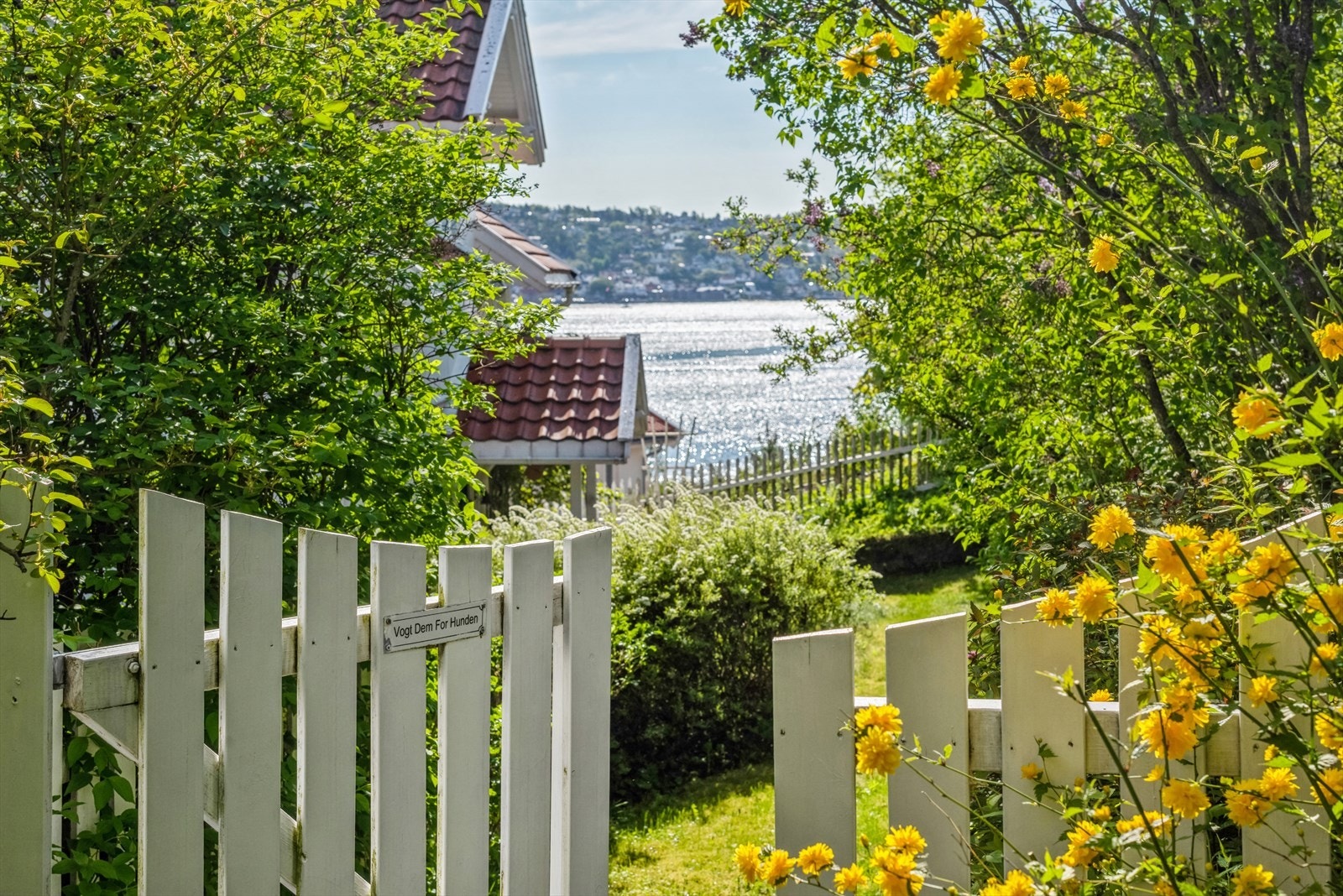 Eiendommen ligger ved Drøbaksundet. Galleribilde