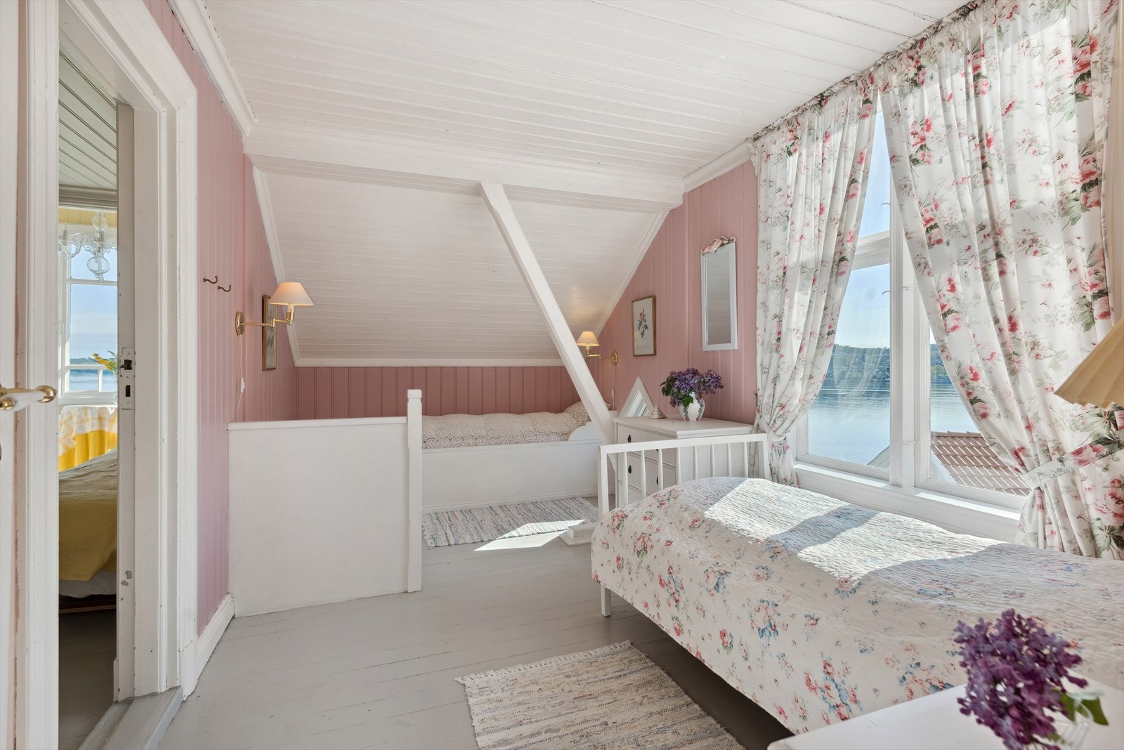 Soverom nr. 3, "Prinsesserommet". Galleribilde