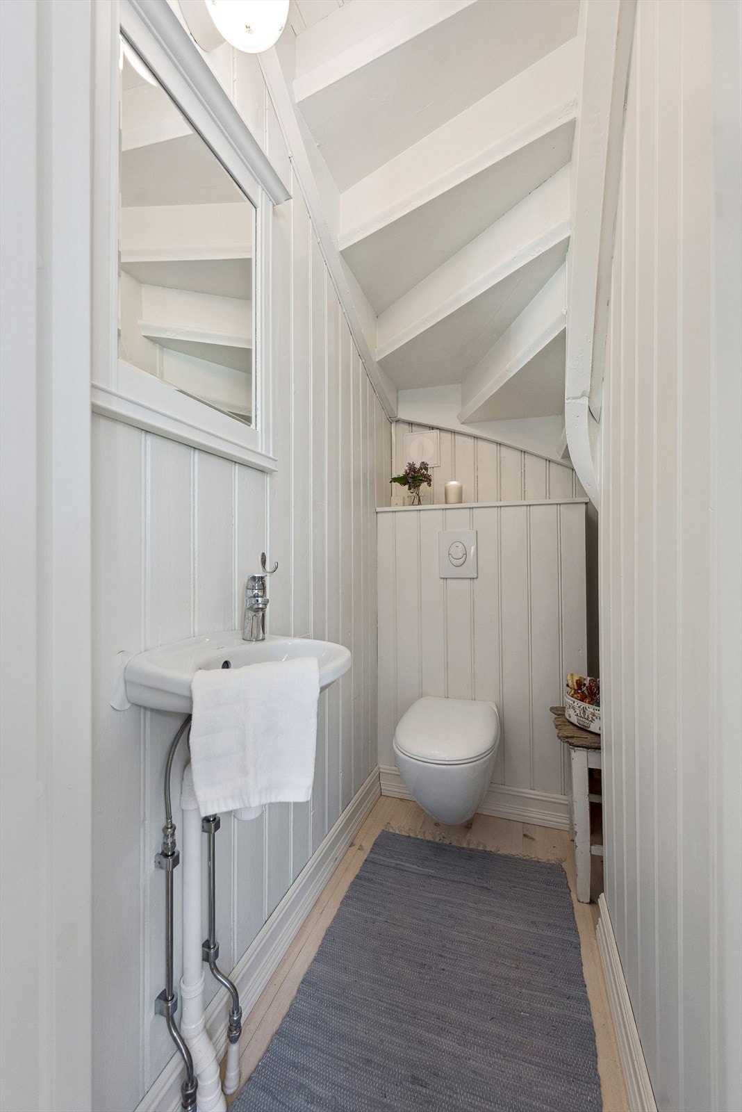 Praktisk med gjestetoalett ved inngangspartiet. Galleribilde