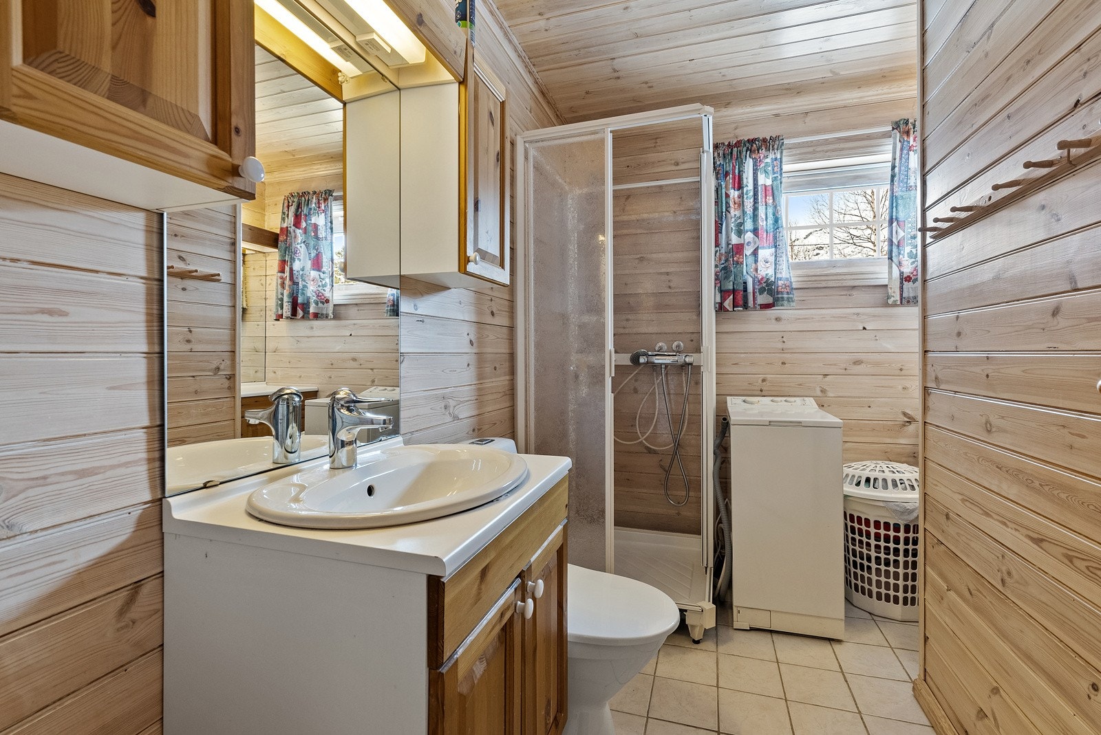 Bad med dusj, Galleribilde