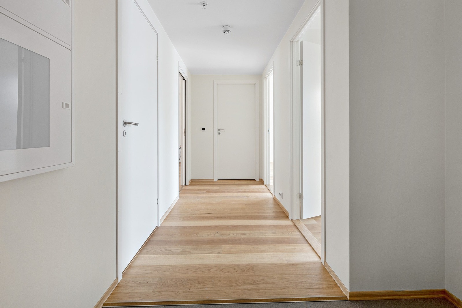 Første del av entre er flislagt og har gulvvarme. Galleribilde