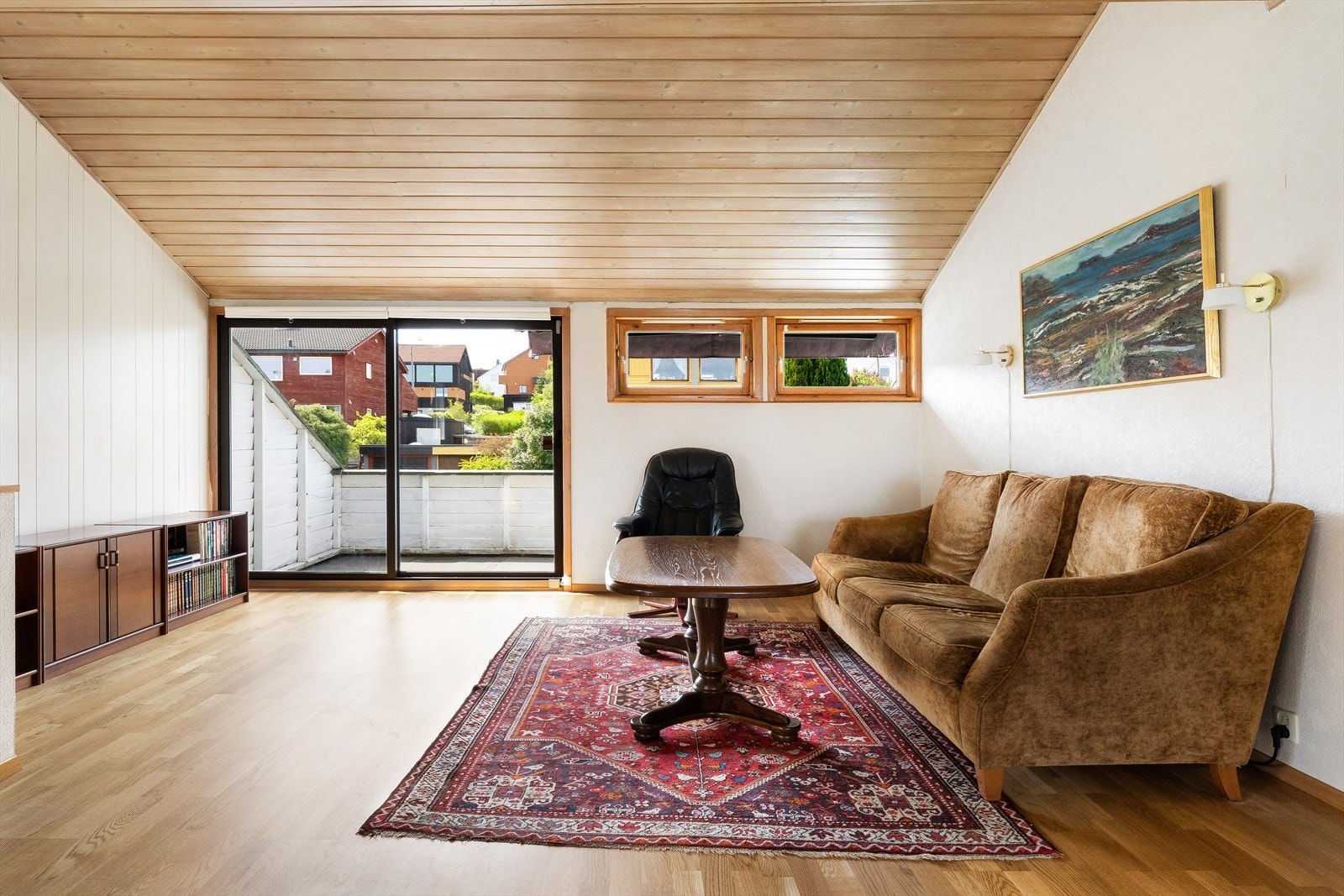Stuen fører ut til en egen terrasse. Galleribilde
