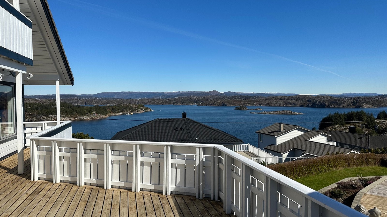 Utsikt fra terrasse på fremsiden Galleribilde