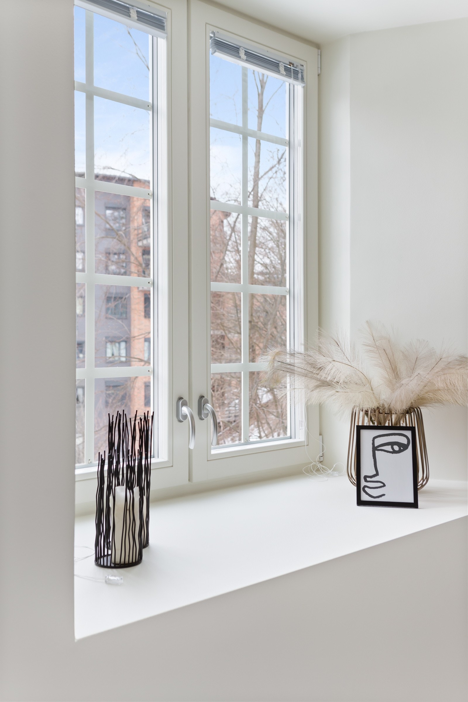 Det er vannbåren gulvvarme og varmtvann inkludert akonto i felleskostnadene, hvilket sikrer lavere strømutgifter. Galleribilde