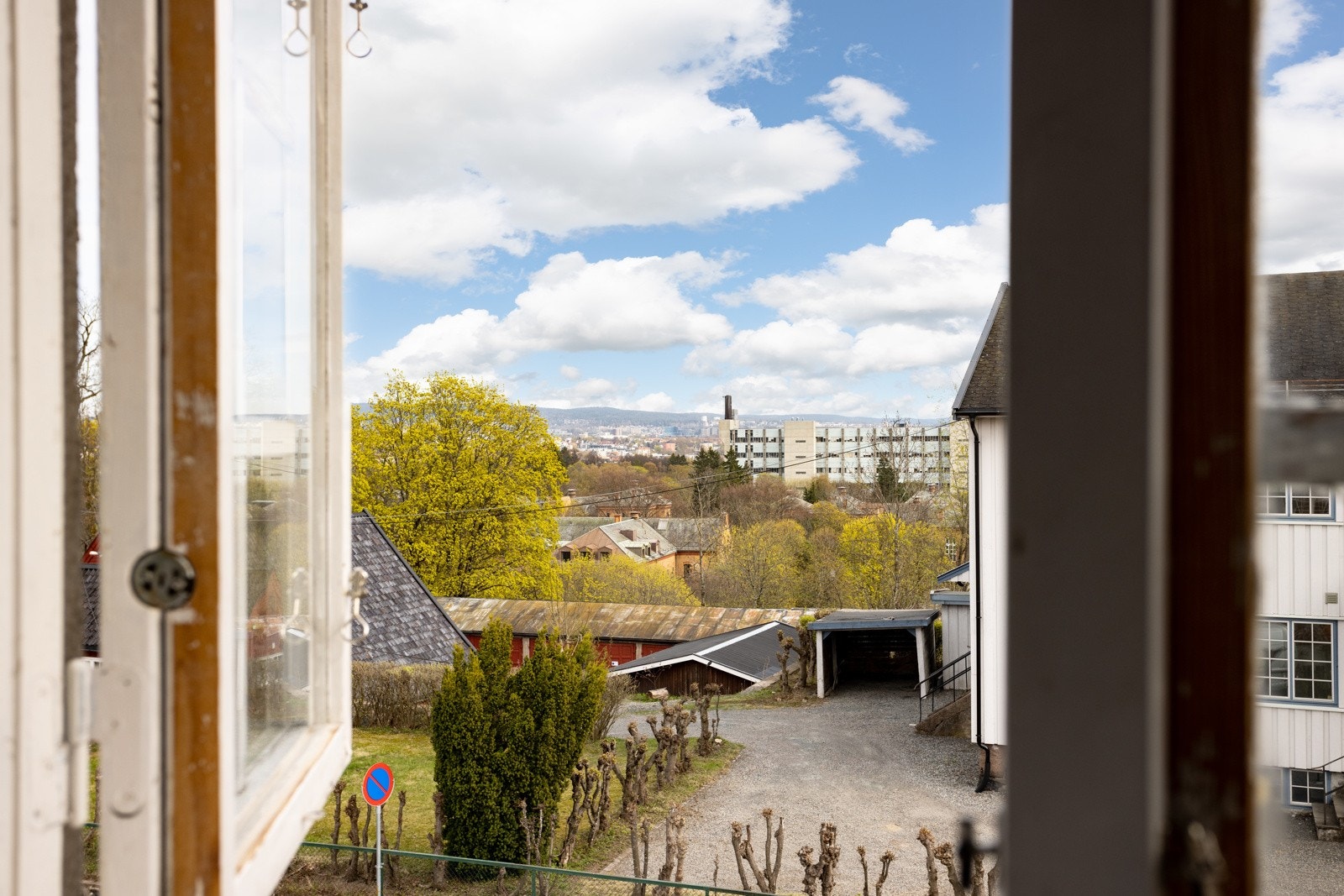 Detaljer | Herlig utsyn fra hovedsoverommet. Galleribilde