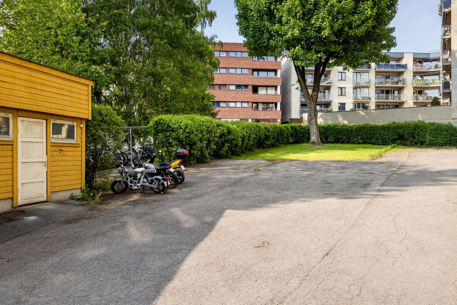 Her er det mulighet for sykkelparkering i lukket og låst gårdsrom. Galleribilde