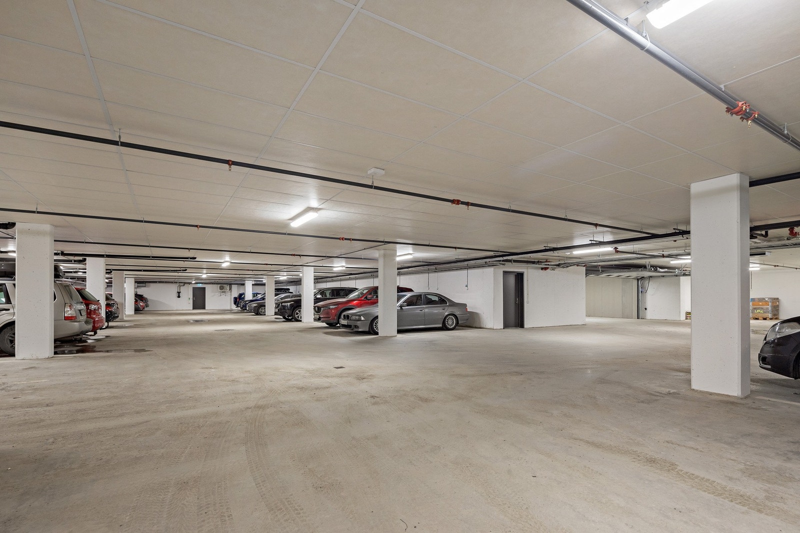 Parkeringskjeller. Galleribilde