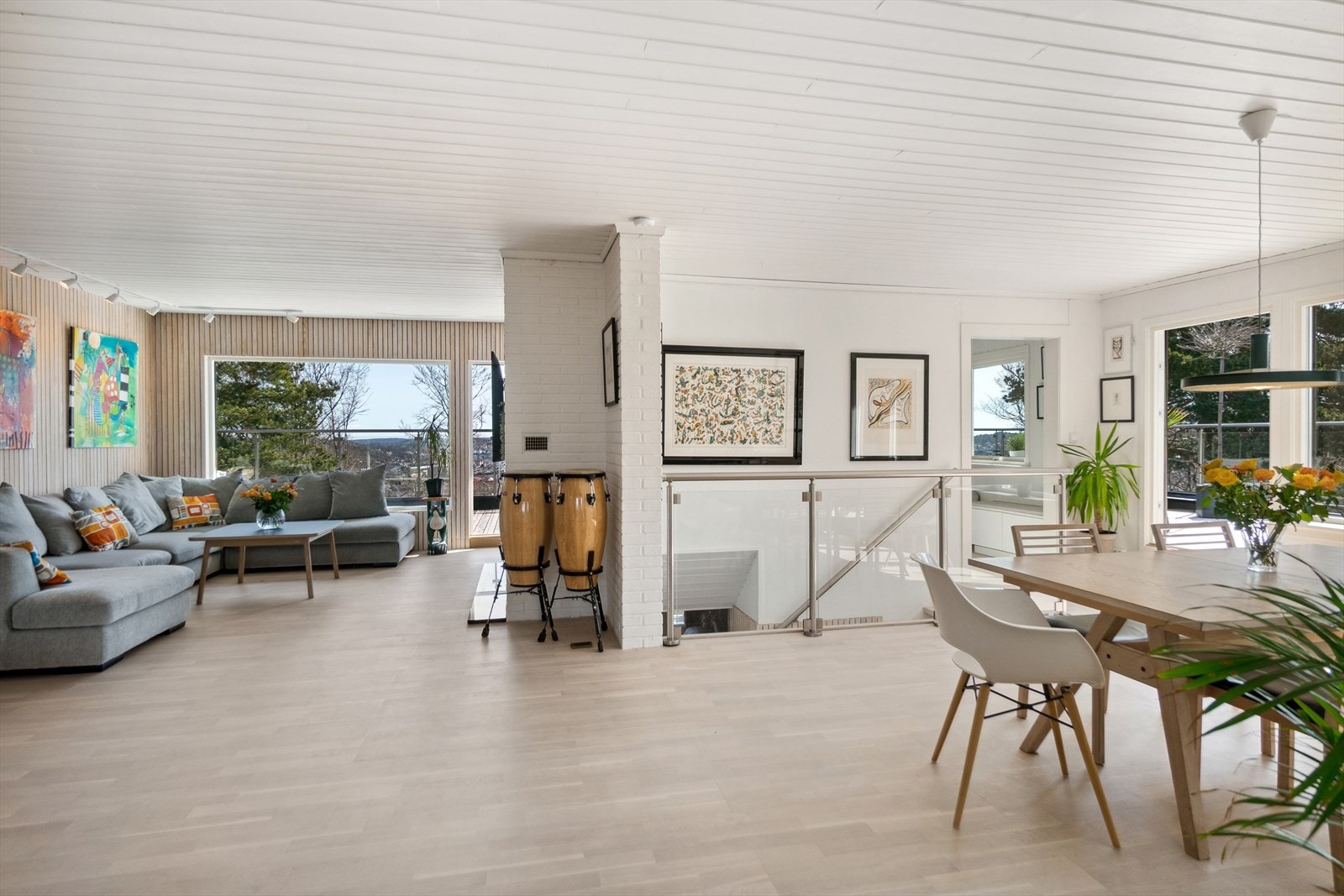 Pene og lyse overflater. Galleribilde