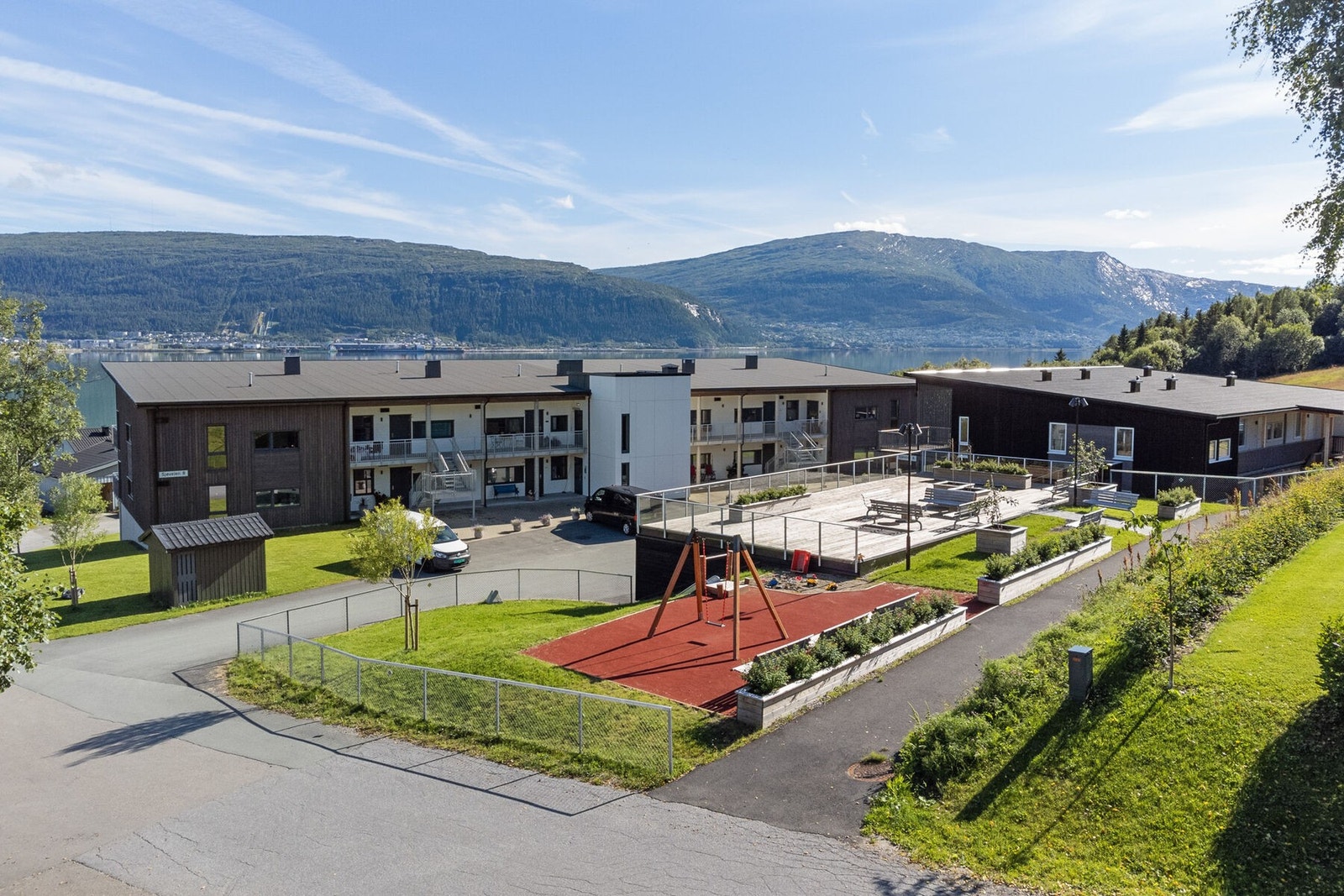 Her ser du borettslagets flotte uteområder! Galleribilde